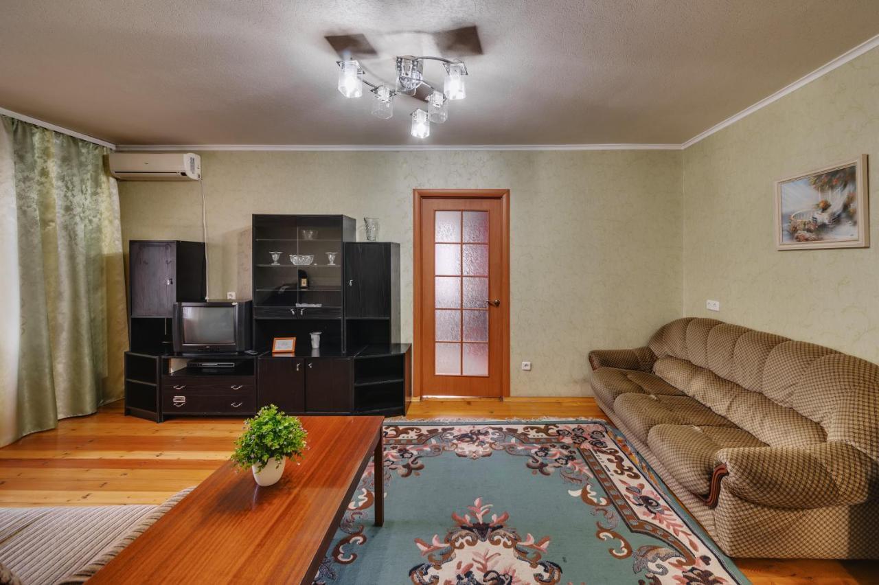 Apartment - Sobornyi Prospect 93 Zaporizhia Dış mekan fotoğraf